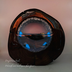 一つ限りの流木アート 海に浮かぶラッコ ジオラマ 流木 フィギュア 置物 インテリア レジン テラリウム 生き物 N33 2枚目の画像