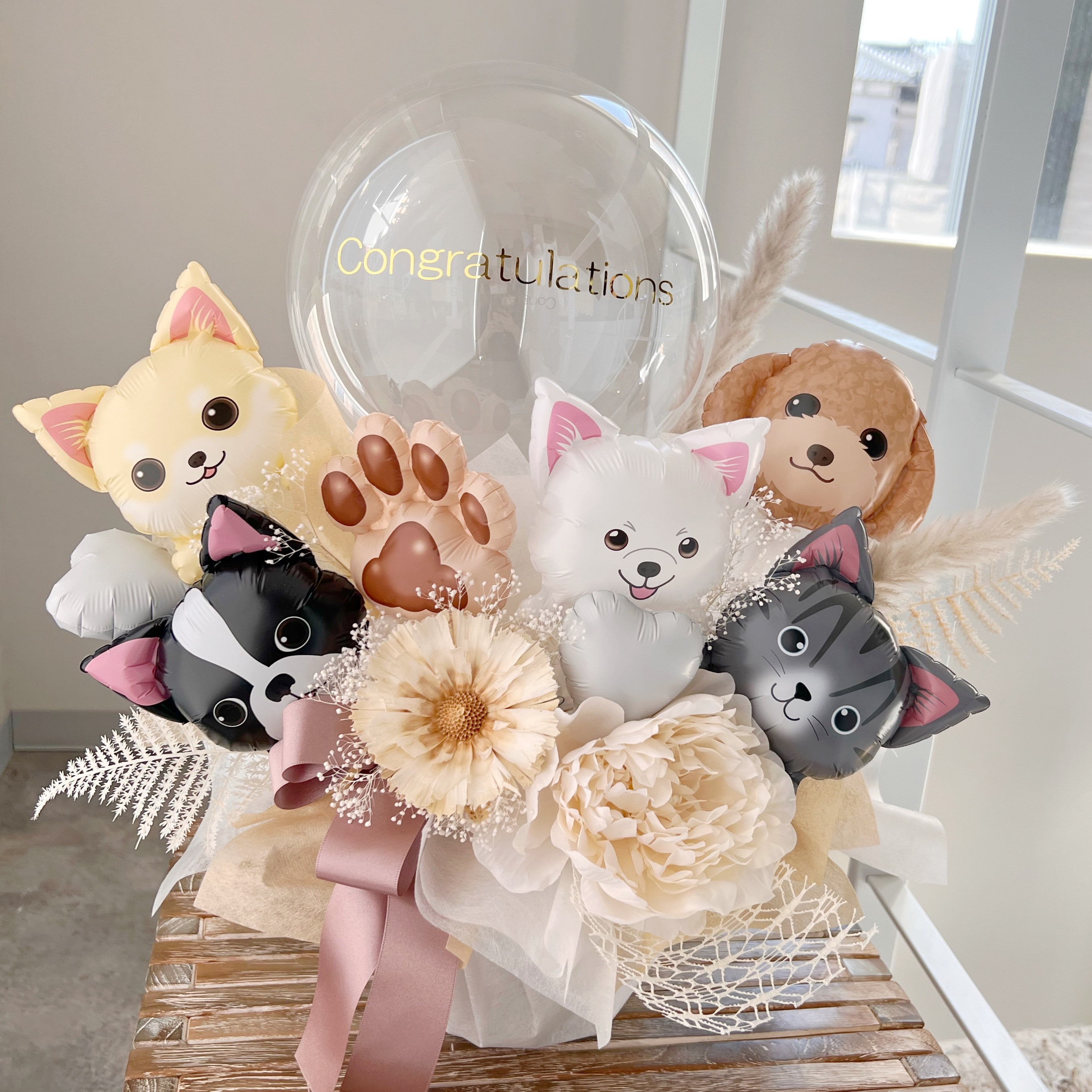 お花屋さんのバルーンフラワー　2501 わんにゃん　結婚祝い　誕生日　電報　祝電　開店祝い　開院祝い　御祝　開業祝い