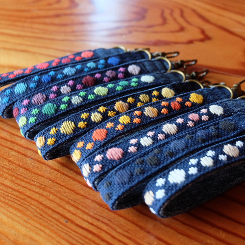 こぎん刺し推し活推しハンドストラップ【刺繍⌘刺し子】ドット⌘水玉