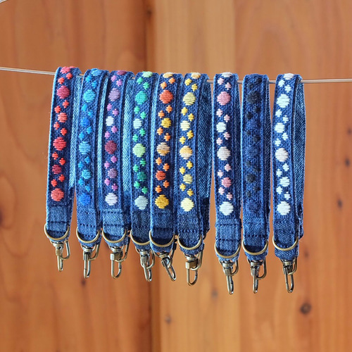 こぎん刺し推し活推しハンドストラップ【刺繍⌘刺し子】ドット⌘水玉