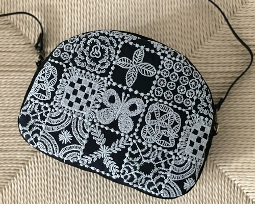 ⚮̈ミナペルホネン　forest tile navy まるっこポシェット ⚮̈ミナペルホネン forest tile navy まるっこポシェット