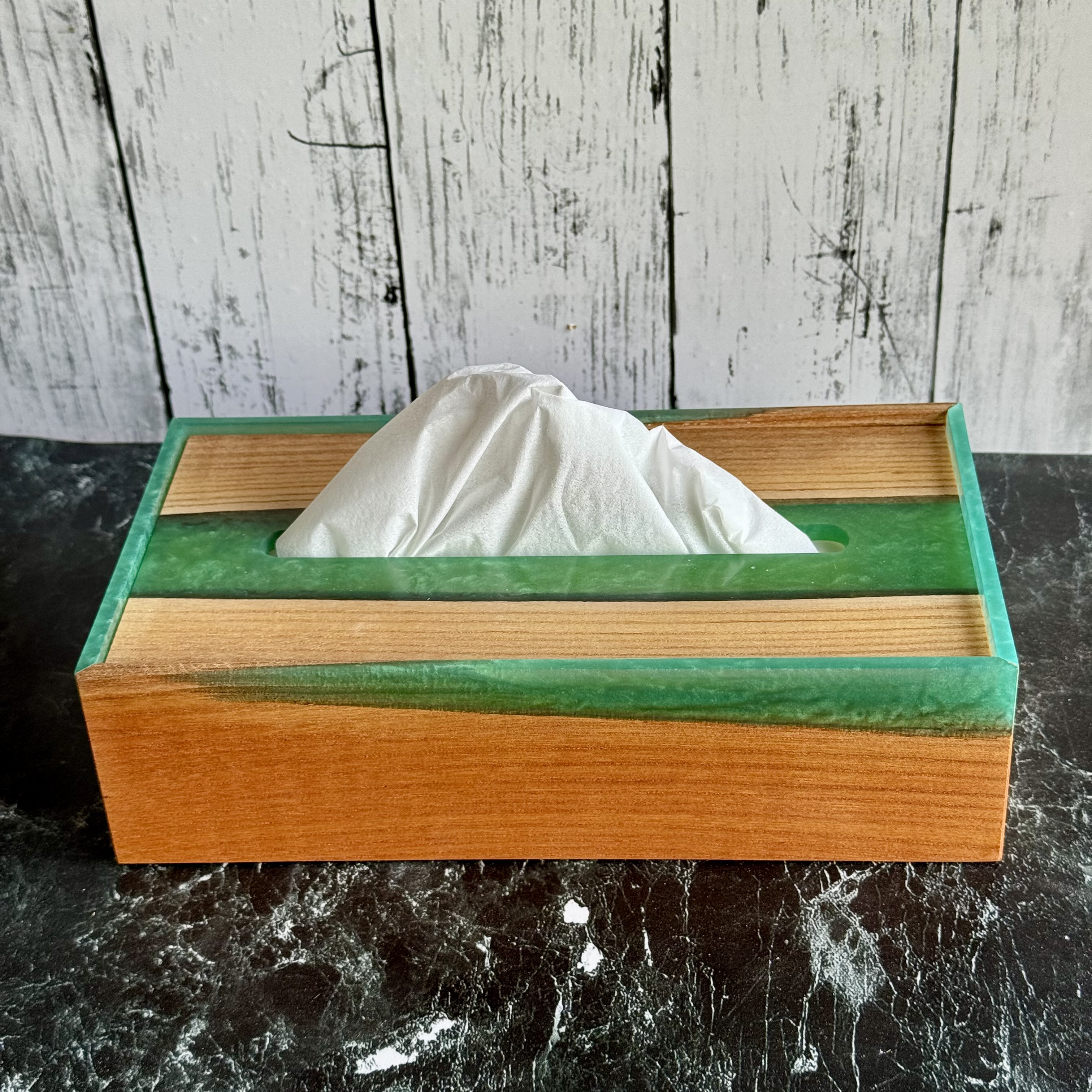 ウッドレジン　テッシュボックス〜欅グリーン〜