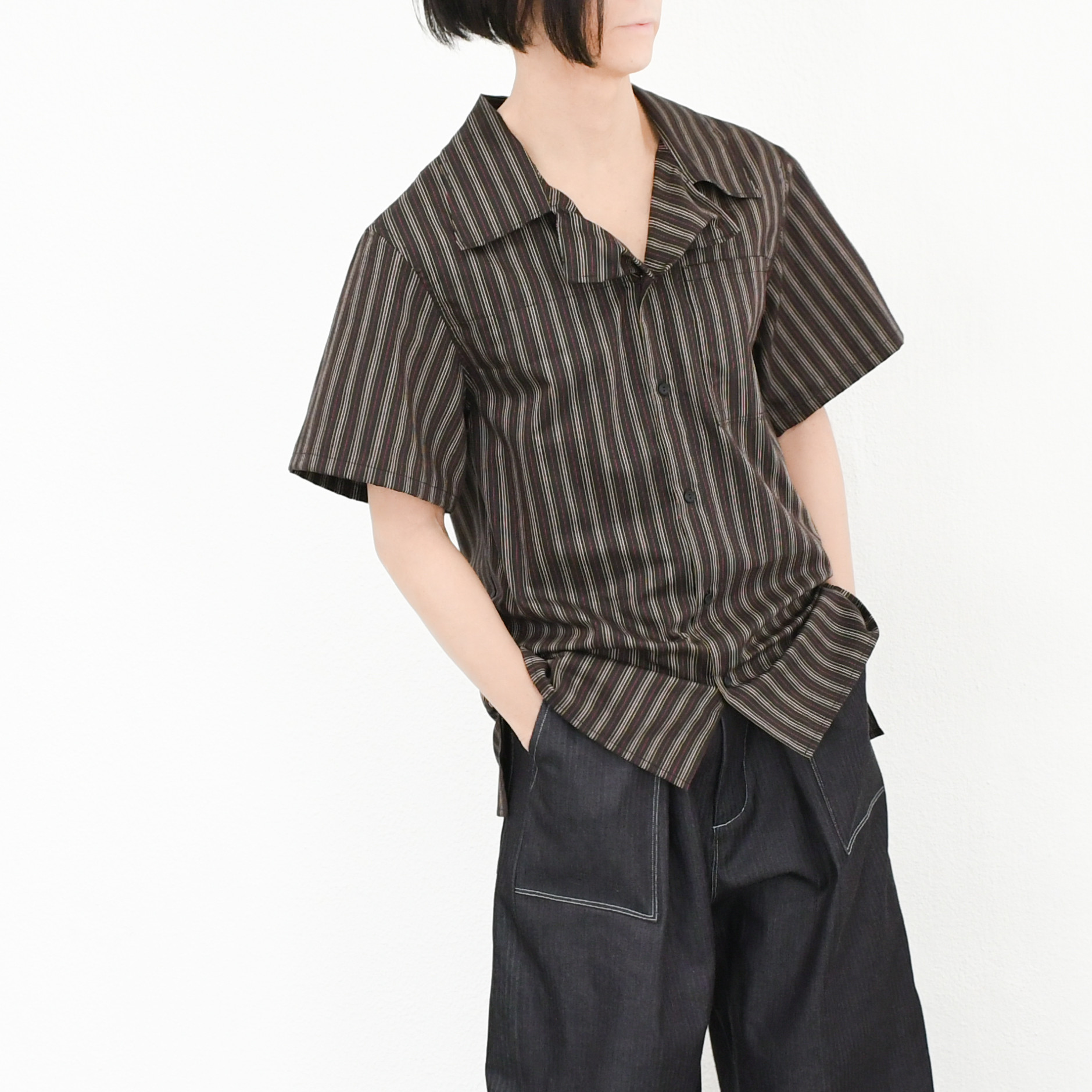 送料無料【完全一点物】半袖オープンカラーシャツ(ブラック×レッドストライプ)