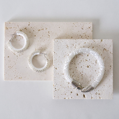 ヘビビーズブレスレット ヘビモチーフ・アニマルカラー】ビーズブレスレット｜神聖な守りヘビ