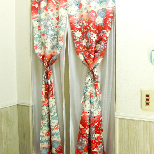 16)2289】84×146・暖簾/着物リメイク・小花蝶鶴文様 カーテン 峯