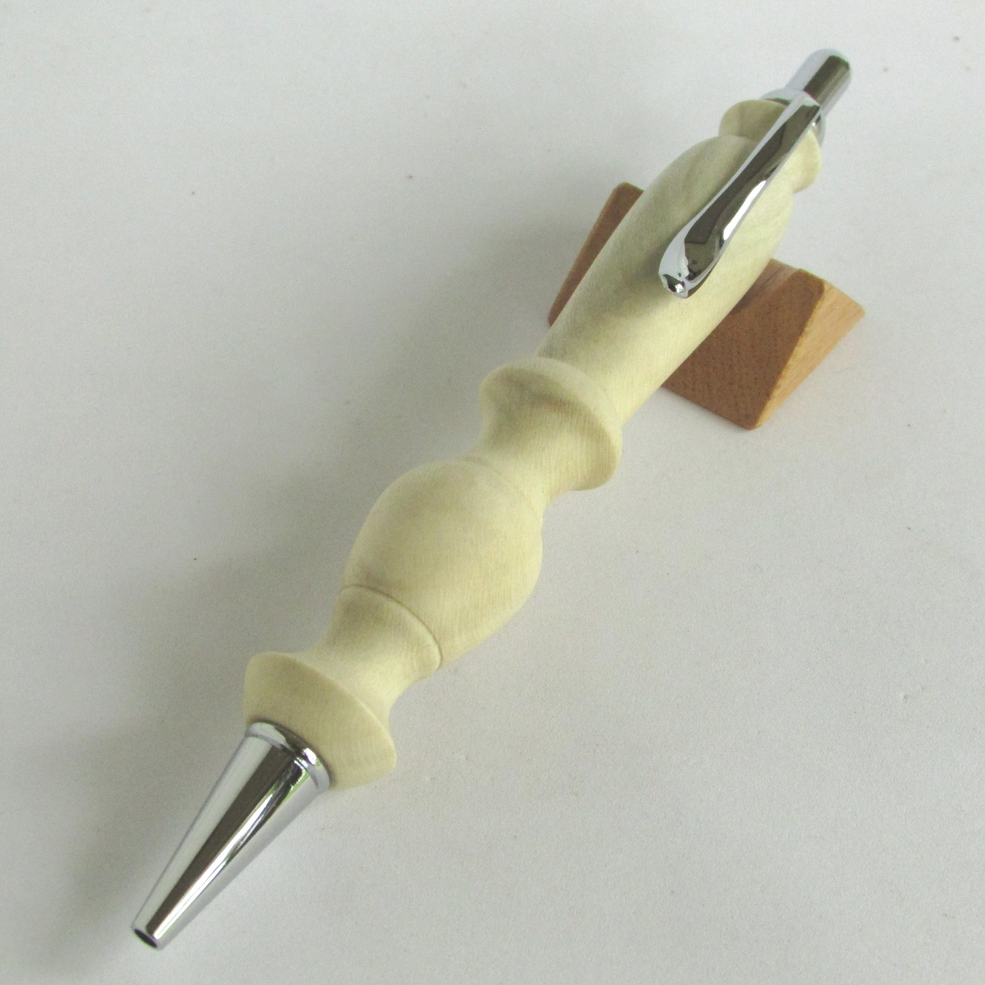 木軸ボールペン　クロガネモチ　[木 GLOW PEN]