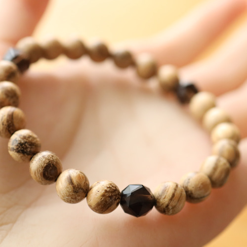 ☆香木の王「沈香」☆アガーウッド【沈香】ブレスレット：約8ミリ