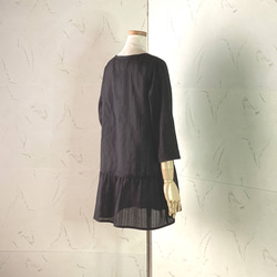 ブラックからみ織りドビー　七分袖ローウエスト・ペプラムロングブラウス　11号　着丈80 4枚目の画像
