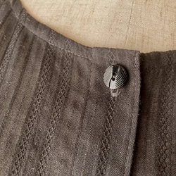 ブラックからみ織りドビー　七分袖ローウエスト・ペプラムロングブラウス　11号　着丈80 6枚目の画像