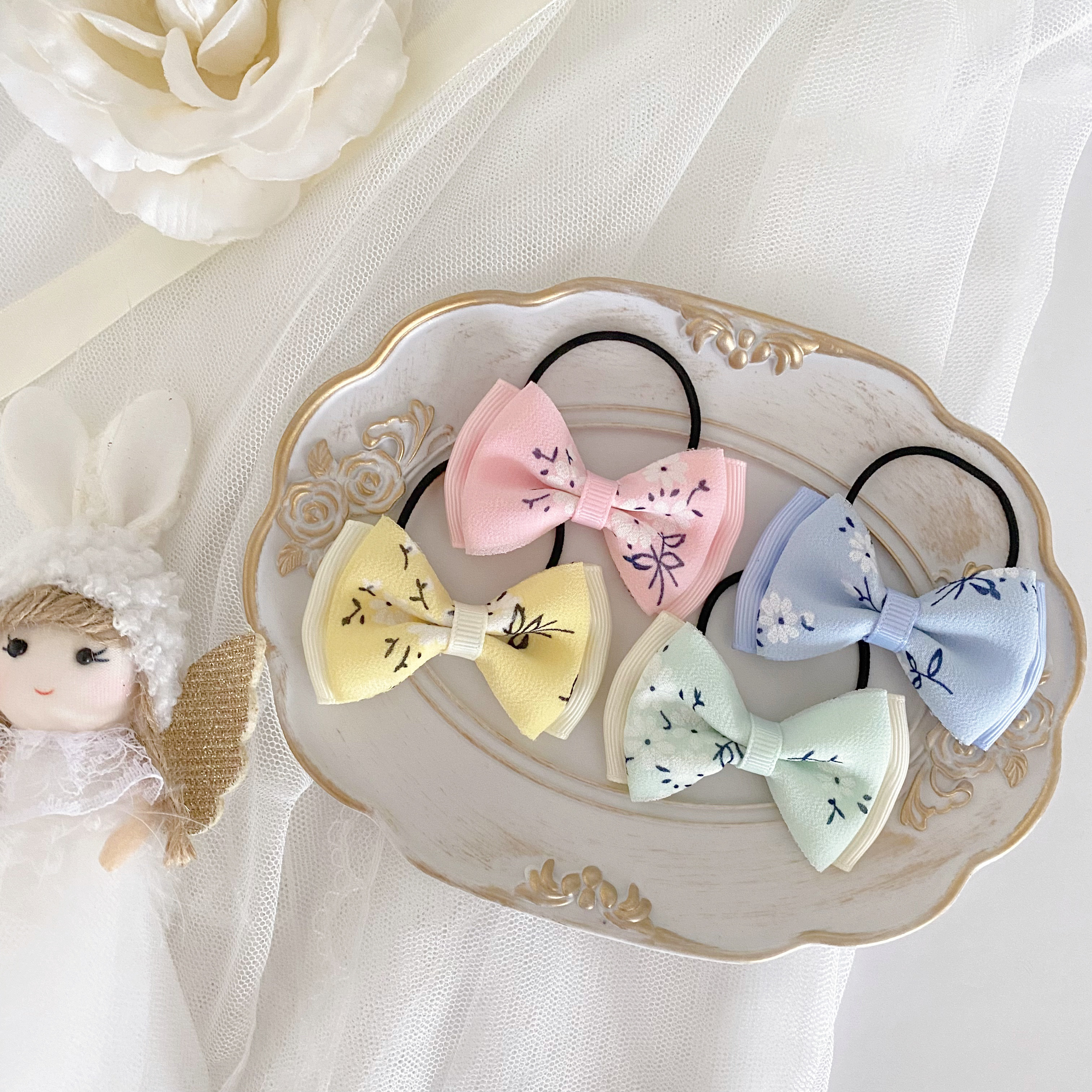 レジンヘアゴム 大ぶり　ベビーイエロー　ミモザ　春　お花たっぷり　カラフル e9c8af138e8be510f1bfb9c306a96c