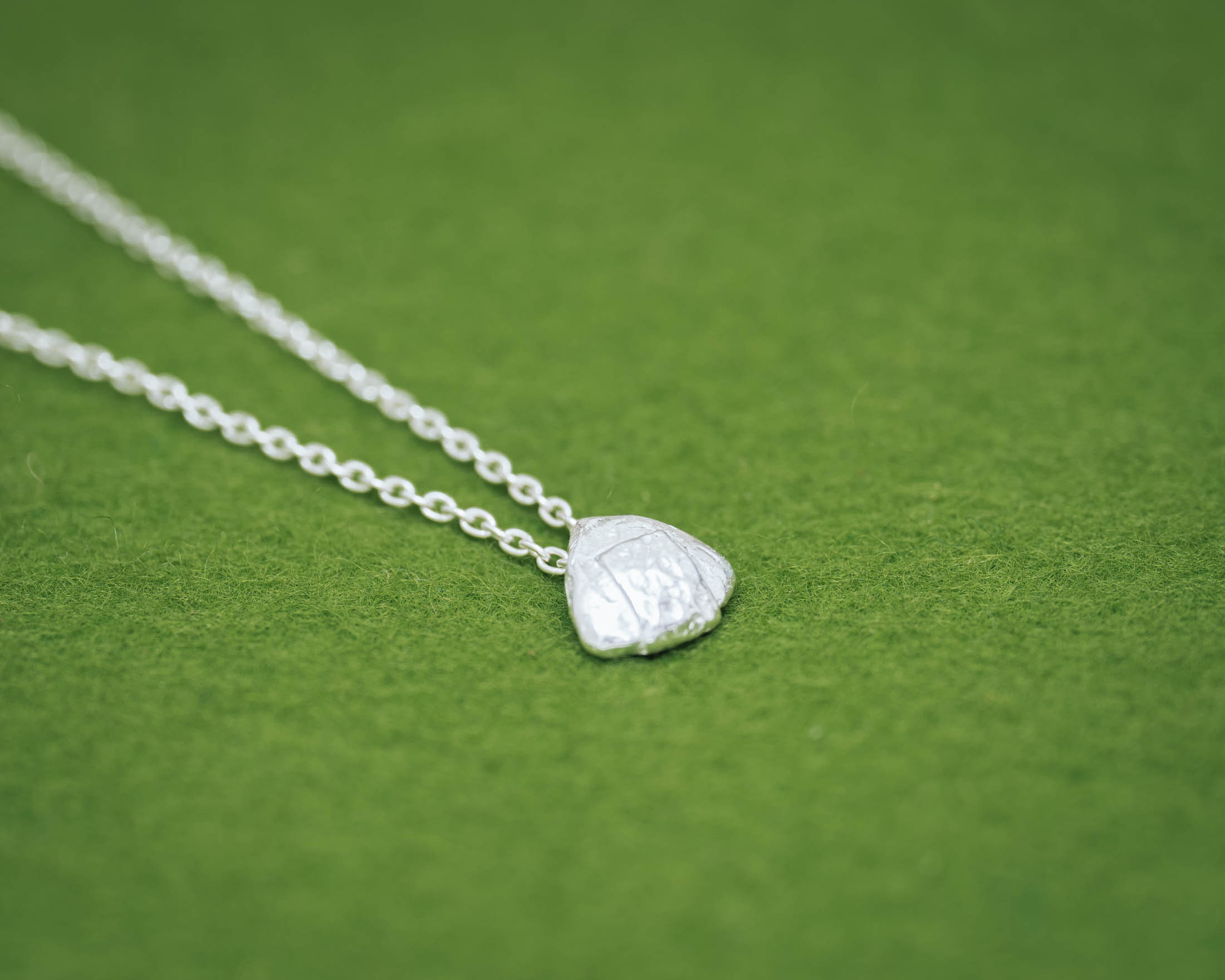 おにぎりミニ ペンダントトップ (チェーンセット)