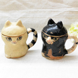 ベージュ猫のマグカップ　蓋つき　ねこ　個性的なニャンコカップ・小物入れ・器　手作り陶芸　陶器　ネコ 13枚目の画像