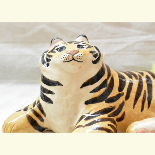 リラックス・寝そべりトラ 特大 置物 野生ネコ 大型猫科 タイガー 虎