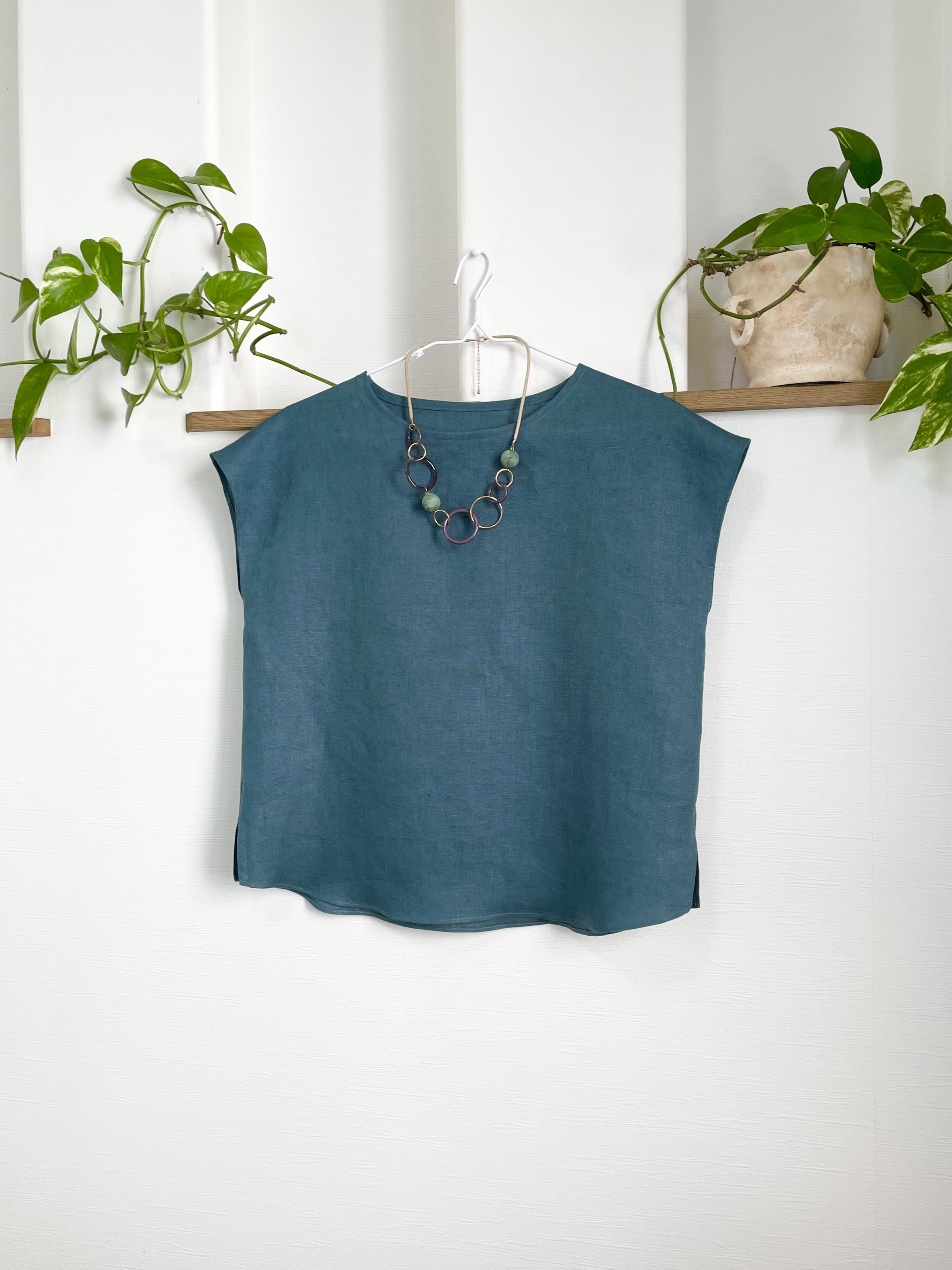 再販7❣️リネン【選べるカラー】フレンチスリーブのブラウスグリーン、グレージュ、グレーシュピンク、スモークブル