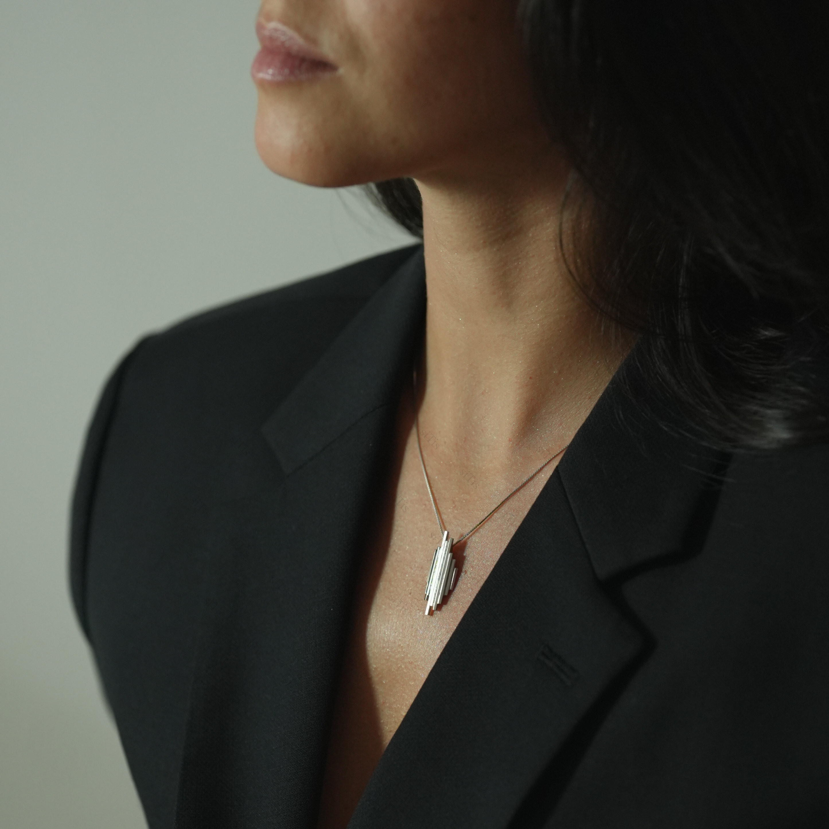 ハンドメイドのシルバーペンダント  Skalisto Up