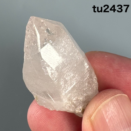 ガネーシュヒマール産 ヒマラヤ水晶 39ミリ 原石ポイント tu2437