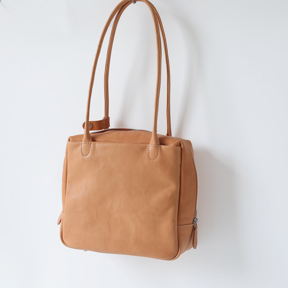 【限時特價】大容量柔軟真皮手提包 | 容量充足，設計優雅 | 母親節或生日禮物推薦 第17張的照片