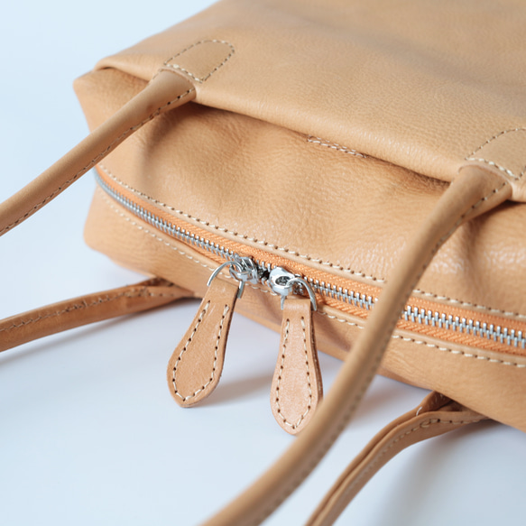 【限時特價】大容量柔軟真皮手提包 | 容量充足，設計優雅 | 母親節或生日禮物推薦 第8張的照片