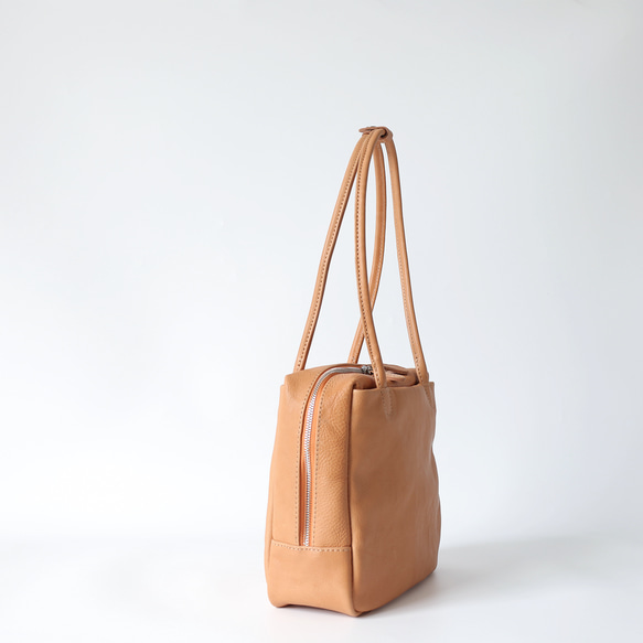 【限時特價】大容量柔軟真皮手提包 | 容量充足，設計優雅 | 母親節或生日禮物推薦 第4張的照片