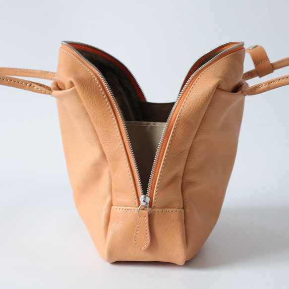 【限時特價】大容量柔軟真皮手提包 | 容量充足，設計優雅 | 母親節或生日禮物推薦 第16張的照片