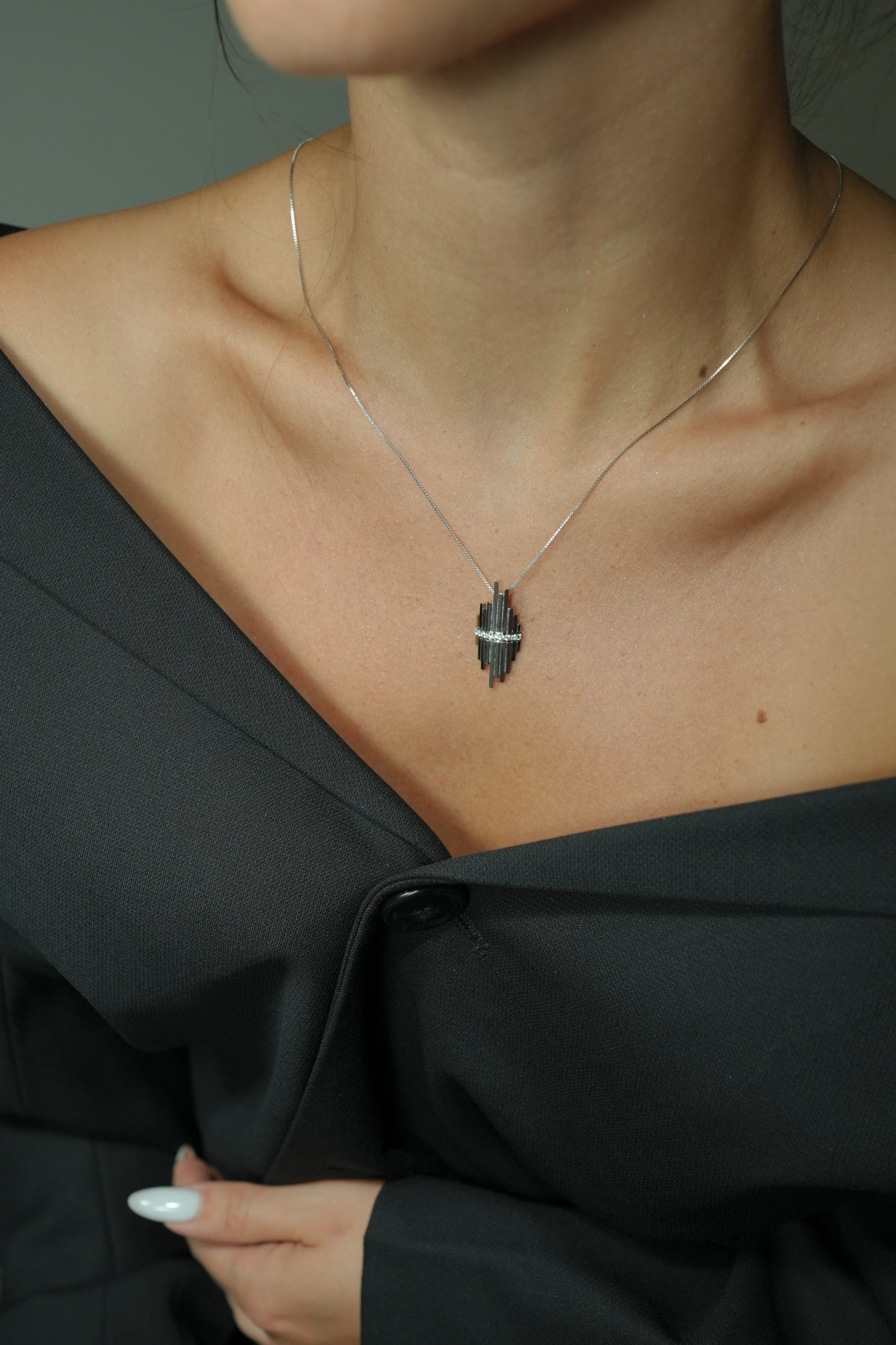 ハンドメイドのシルバーペンダント  Skalisto Up モアッサナイト