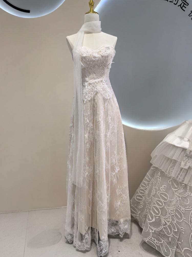 モダンエレガント 3D 刺繍のレースは  ウエディングドレス +_ふわふわ 長いスカーフ 花嫁 挙式三 次会D102