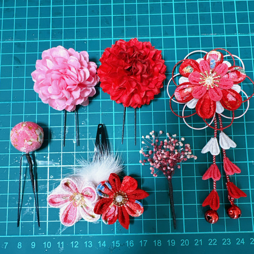 七五三 髪飾り 3歳 7歳 753 つまみ細工 浴衣 着物 小物 鈴 赤 ピンク