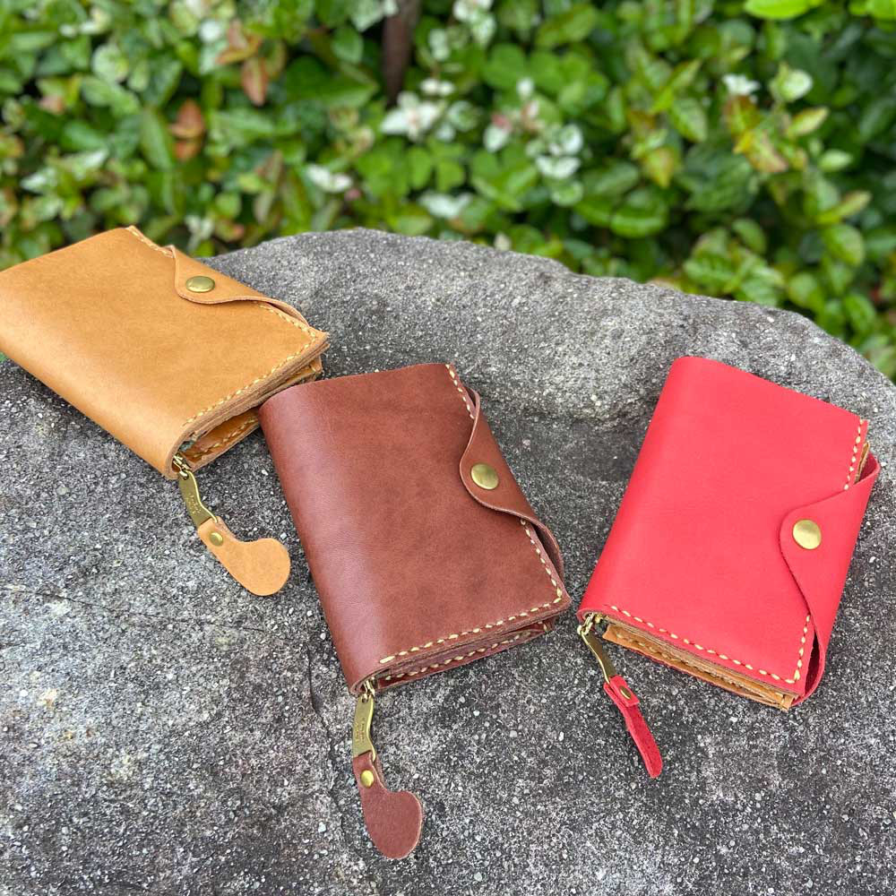 「ippi」『Billy Shears』折財布/ウォレット、本革、ナチュラル、ギフト、シンプル、手縫い