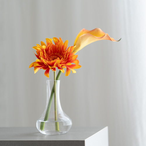 水換え不要）ガーベラとカラーの小瓶挿し オレンジ アートフラワー