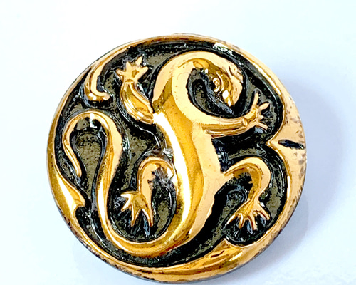 チェコガラスボタン トカゲ 黒/ゴールド 27mm ボタン kopec 通販