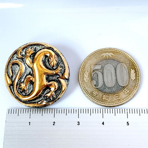 チェコガラスボタン トカゲ 黒/ゴールド 27mm ボタン kopec 通販