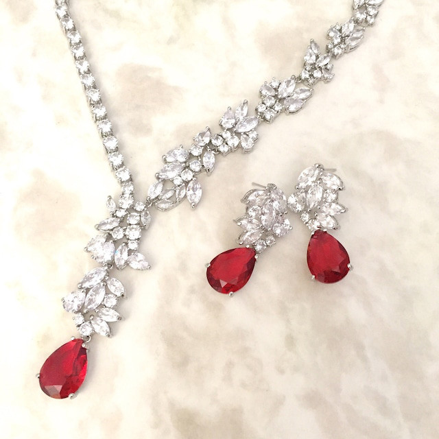 magnifique red ジルコニアネックレス&ピアスセット ブライダル 赤 アクセサリー お花