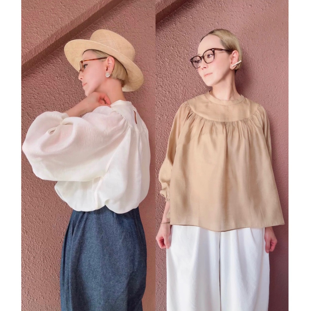 2色有❤️ふんわり軽いほんのり透け感❤️超軽量＆防シワ❤️❤️ギャザートップス❤️普段着＆式にも❤️オールシーズン