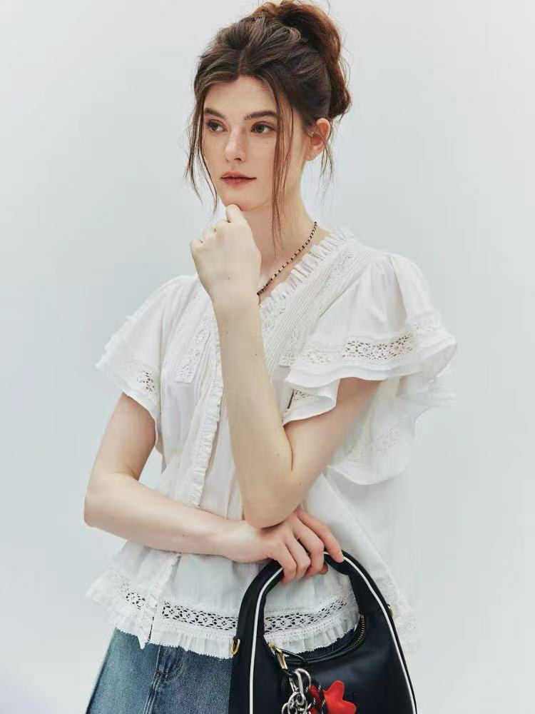 レース付き　フリルブラウス　半袖ブラウス