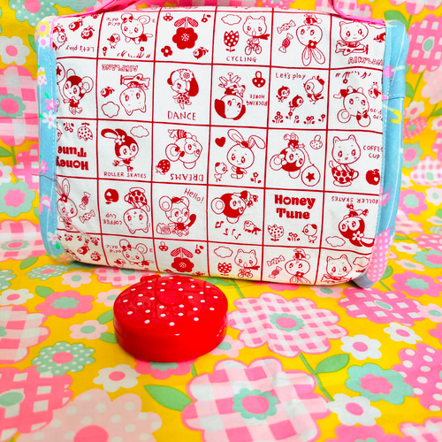 昭和レトロアニマル おしゃれなミニバッグ うさぎと包装紙柄 ポーチ