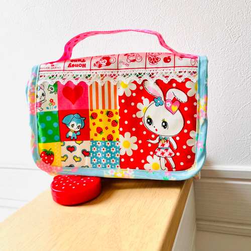 昭和レトロアニマル おしゃれなミニバッグ うさぎと包装紙柄 ポーチ