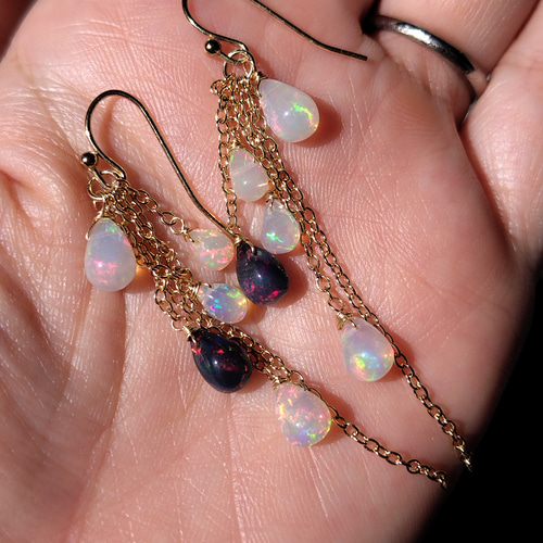 極上 プレシャスオパール ブラックカラーオパール ピアス イヤリング