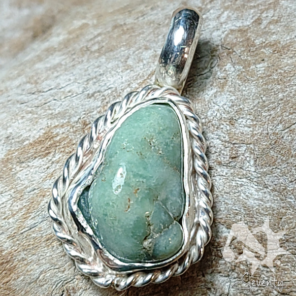 ハンドメイドのターコイズトップ　インディアンジュエリー風　damele ハンドメイドのターコイズトップ インディアンジュエリー風 damele