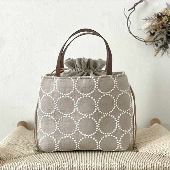 あおり巾着トートバッグ×ミナペルホネン ⚮̈ミナペルホネン tambourine beige あおり巾着トート S トート