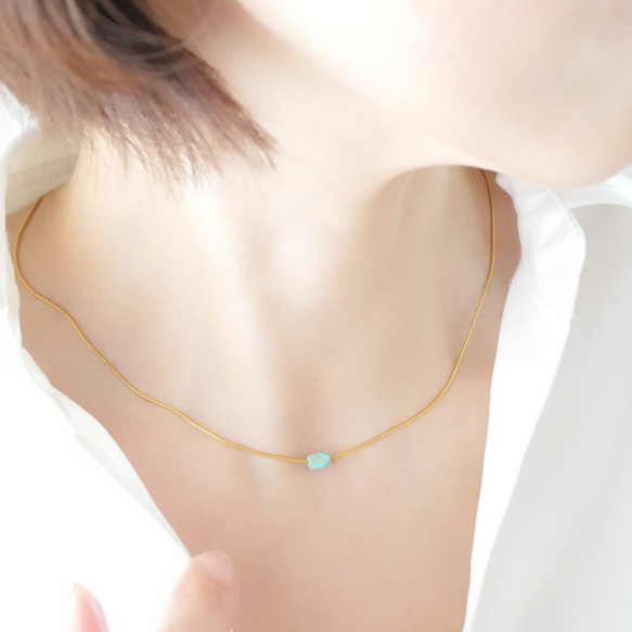 長さ調節できる一粒ターコイズ × 華奢なスネークチェーンネックレス／ゴールド　夏アクセサリー　サージカル金アレ対応 9枚目の画像