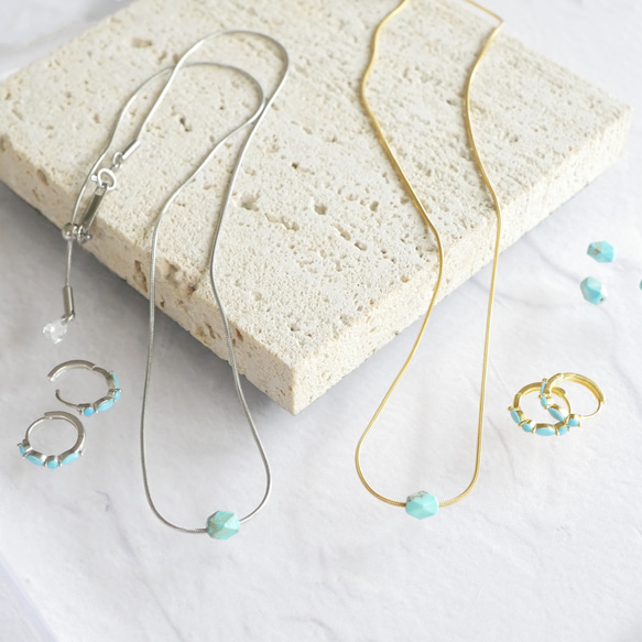 長さ調節できる一粒ターコイズ × 華奢なスネークチェーンネックレス／ゴールド　夏アクセサリー　サージカル金アレ対応 12枚目の画像