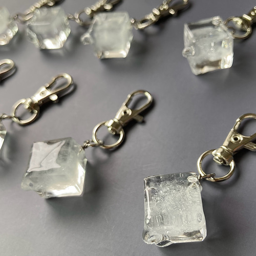 氷のバッグチャーム レジン 氷 夏 新作 バッグチャーム キーホルダー