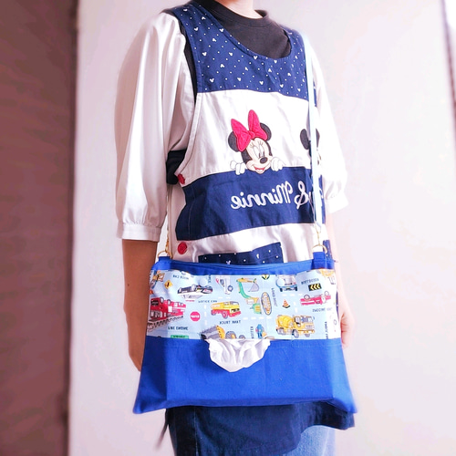 送料無料】花柄 ブルー ショルダーティッシュケース サコッシュ