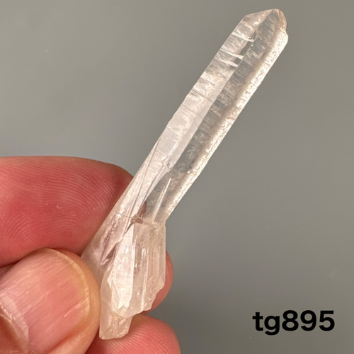 マカルー産 ヒマラヤ水晶 55.5ミリ 原石ポイント tg895 天然石 pinky