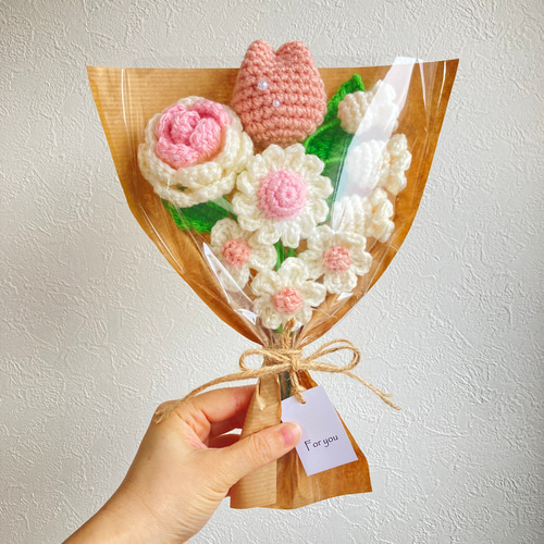 マイ。プロフ必読様 毛糸の花束 枯れない花束 枯れない花束 ハンドメイド 編み物 お花のブーケ 毛糸の花束 紫