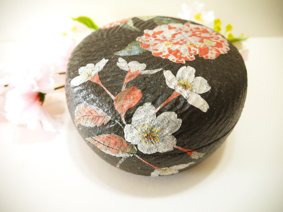 〈一点もの〉菓子器（蓋物）・花の景色 1枚目の画像