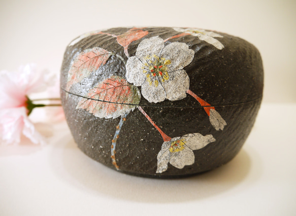 〈一点もの〉菓子器（蓋物）・花の景色 4枚目の画像