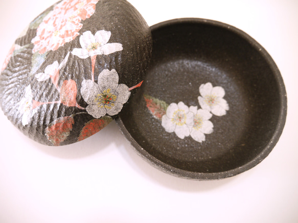 〈一点もの〉菓子器（蓋物）・花の景色 9枚目の画像