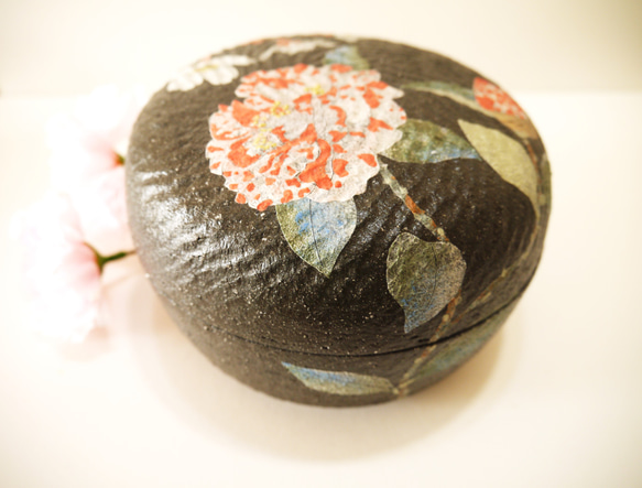 〈一点もの〉菓子器（蓋物）・花の景色 14枚目の画像