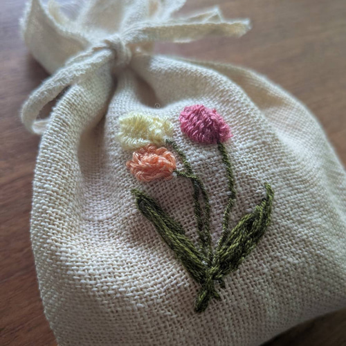 チューリップ半立体刺繍サシェ その他雑貨 mushamushabakery 通販